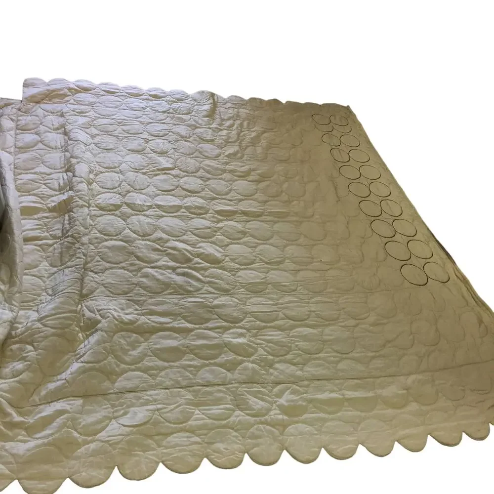 Vintage Cream Circle MCM quilted coverlet bedspread Full Double Drop Sides